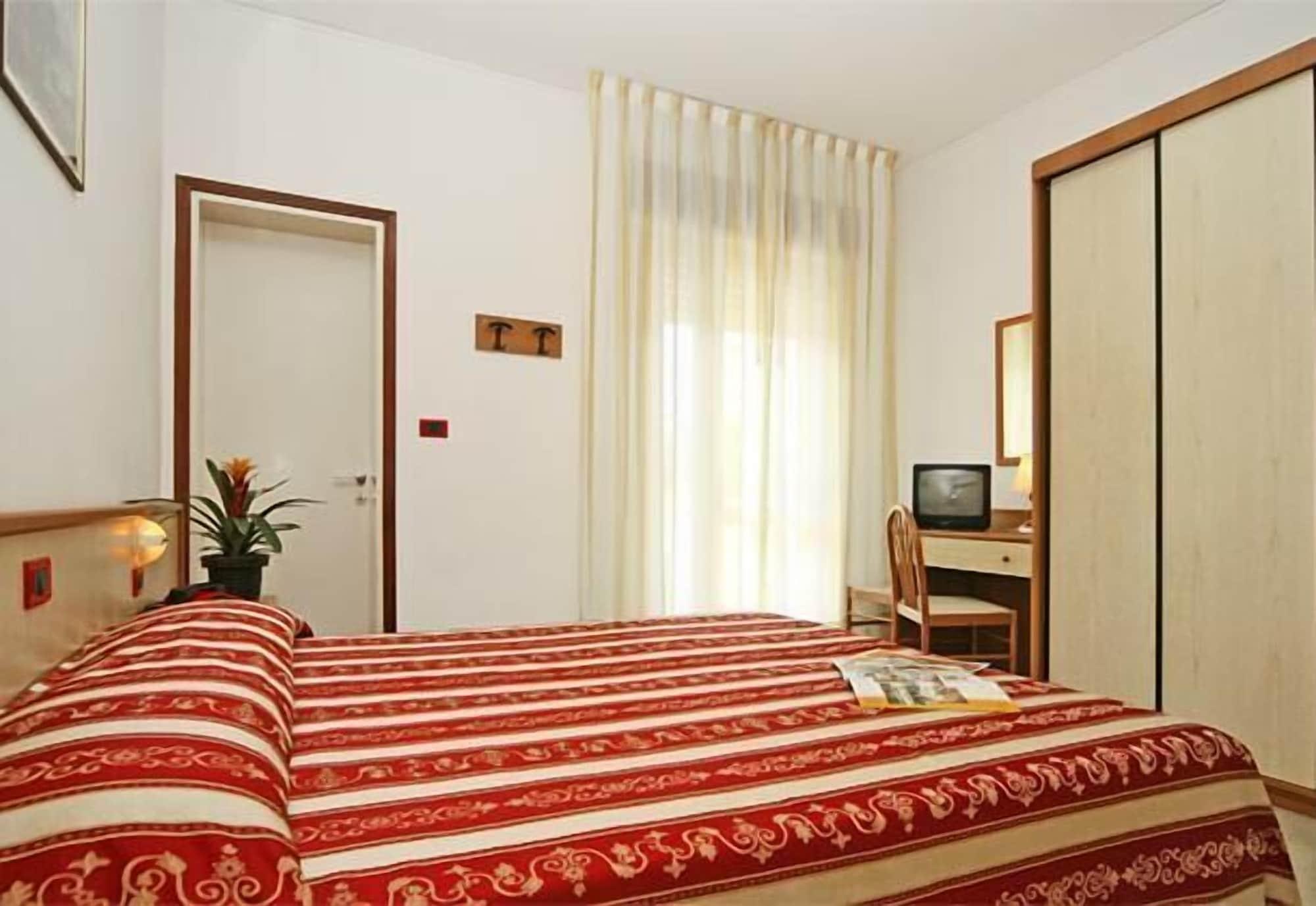 Hotel Golf ***S Бибионе Экстерьер фото