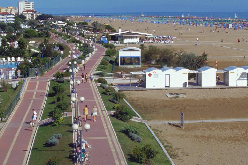 Hotel Golf ***S Бибионе Экстерьер фото