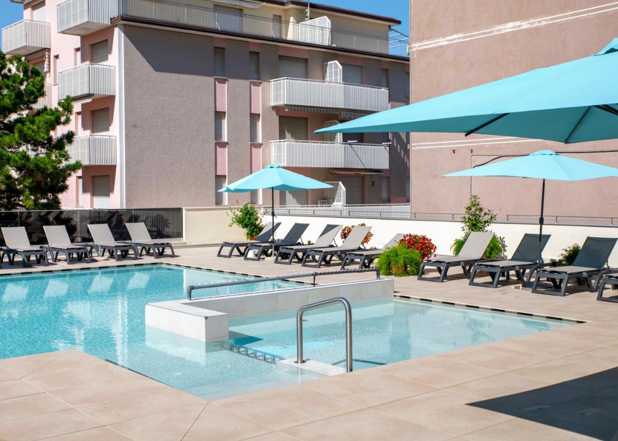 Hotel Golf ***S Бибионе Экстерьер фото