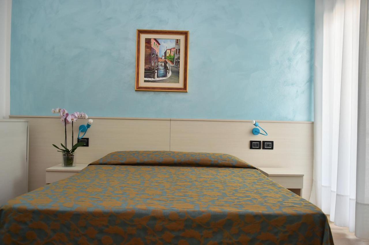 Hotel Golf ***S Бибионе Экстерьер фото