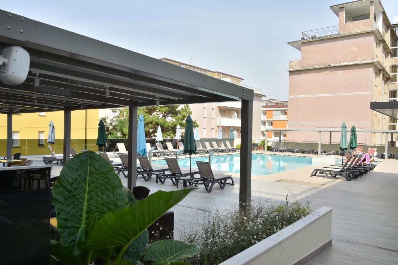 Hotel Golf ***S Бибионе Экстерьер фото