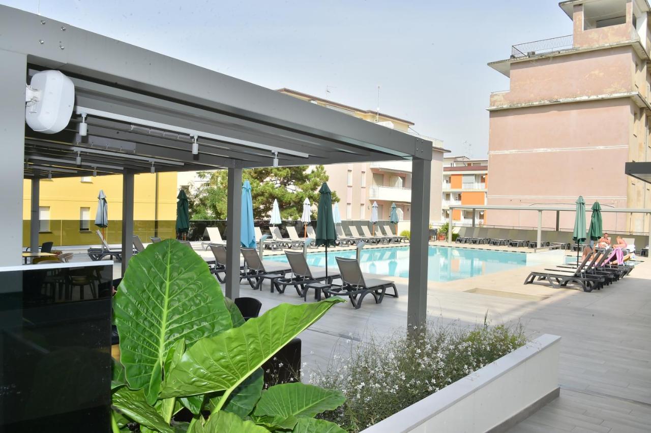 Hotel Golf ***S Бибионе Экстерьер фото