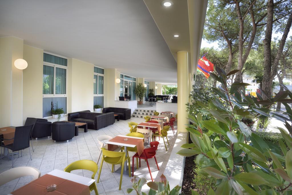 Hotel Golf ***S Бибионе Экстерьер фото